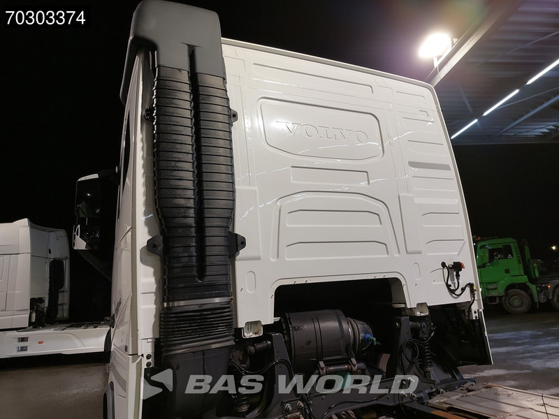 Volvo FH 500 8X4 Full Air 7,65m Chassis Lift+Steering Axle Euro 6 - Cab chassis truck: picture 5 Volvo FH 500 8X4 Full Air 7,65m Chassis Lift+Steering Axle Euro 6 - Cab chassis truck: picture 5