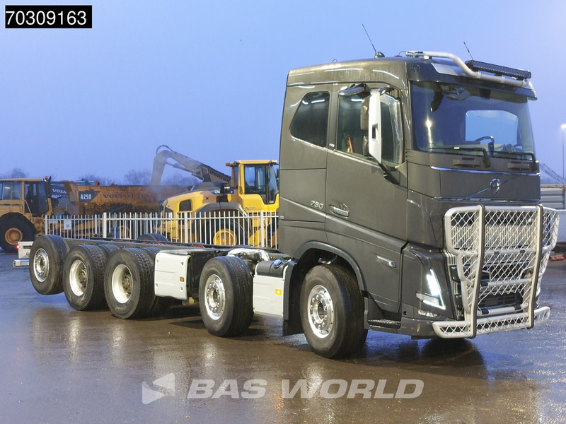 Volvo FH16 750 FH 10X4 10x4 chassis Dynamic-Steering Big-Axle Lift+Lenkachse VEB+ Navi Euro 6 - Cab chassis truck: picture 3 Volvo FH16 750 FH 10X4 10x4 chassis Dynamic-Steering Big-Axle Lift+Lenkachse VEB+ Navi Euro 6 - Cab chassis truck: picture 3