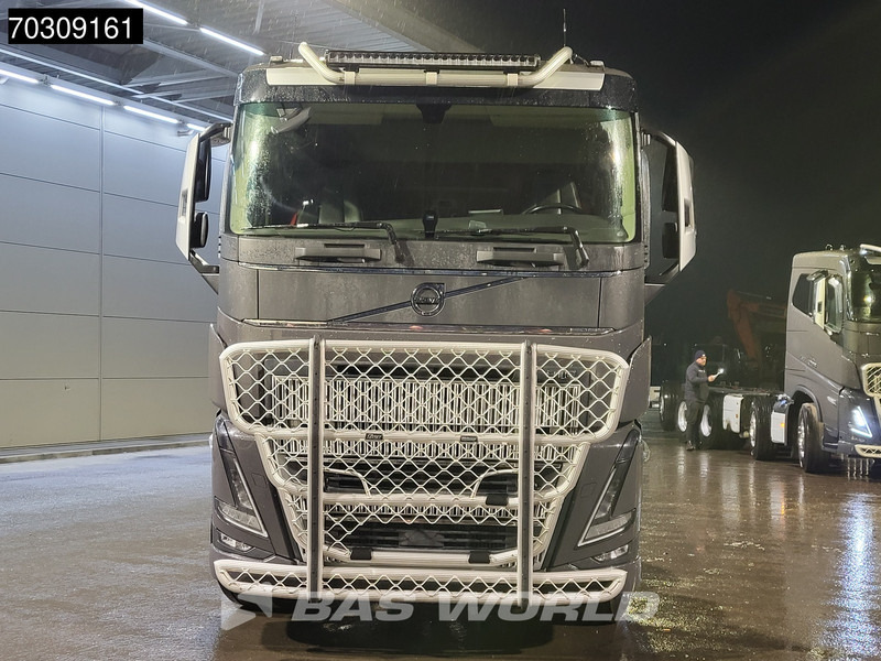 Volvo FH16 750 FH 10X4 10x4 chassis Lift+Steering axle dynamic steering Automatic Euro 6 - Cab chassis truck: picture 3 Volvo FH16 750 FH 10X4 10x4 chassis Lift+Steering axle dynamic steering Automatic Euro 6 - Cab chassis truck: picture 3