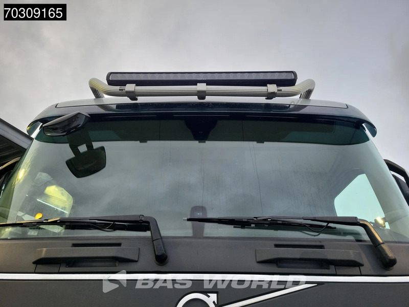 Volvo FH16 750 FH 10X4 Chassis 10x4 Big-Axle Air suspension Dynamic Steering Euro 6 - Cab chassis truck: picture 5 Volvo FH16 750 FH 10X4 Chassis 10x4 Big-Axle Air suspension Dynamic Steering Euro 6 - Cab chassis truck: picture 5