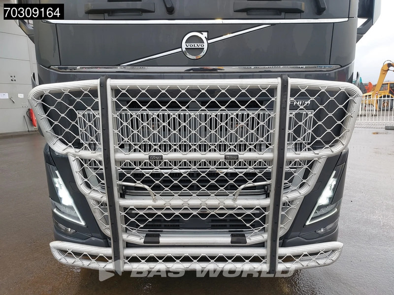 Volvo FH16 750 FH 10X4 Full Air suspension 10x4 chassis Lift+steering Axle VEB+ Euro 6 - Cab chassis truck: picture 5 Volvo FH16 750 FH 10X4 Full Air suspension 10x4 chassis Lift+steering Axle VEB+ Euro 6 - Cab chassis truck: picture 5