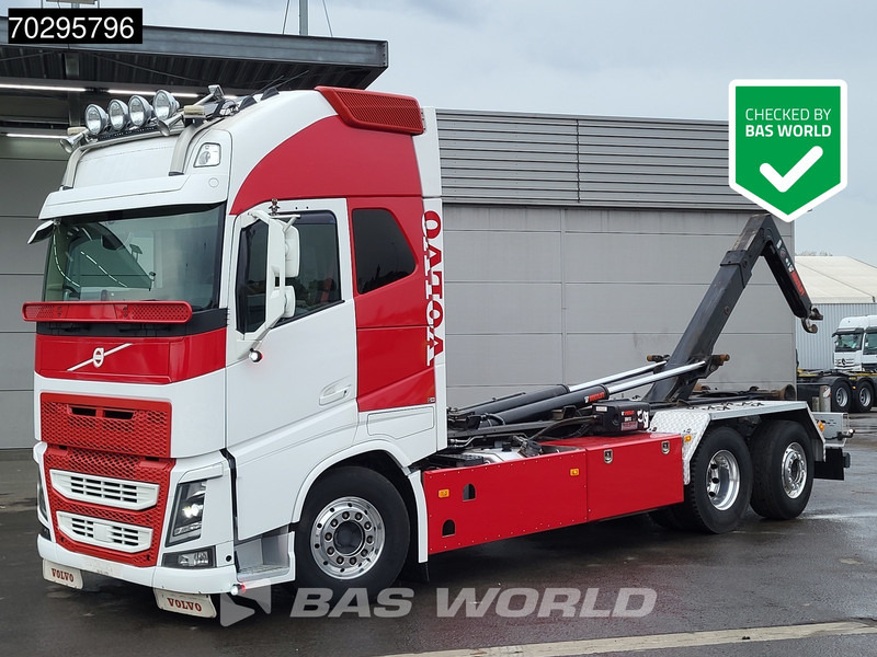 Volvo FH16 750 FH16 6X2 HIAB Multilift XR21S61 Hooklift Lift+steering Axle Automatic Euro 6 - Hook lift truck: picture 1 Volvo FH16 750 FH16 6X2 HIAB Multilift XR21S61 Hooklift Lift+steering Axle Automatic Euro 6 - Hook lift truck: picture 1