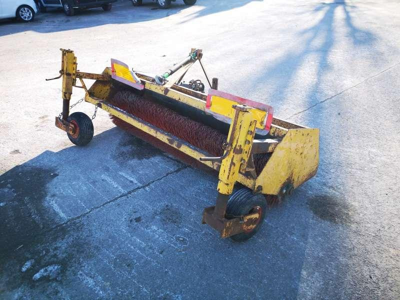 BALAIS 3 POINTS - Broom: picture 3 BALAIS 3 POINTS - Broom: picture 3