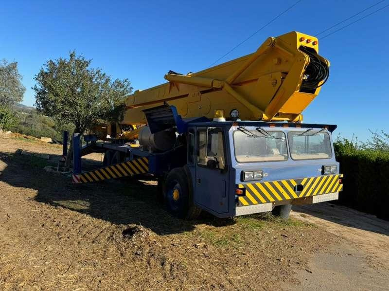 CONDOR 125/S - Mobile crane: picture 2 CONDOR 125/S - Mobile crane: picture 2