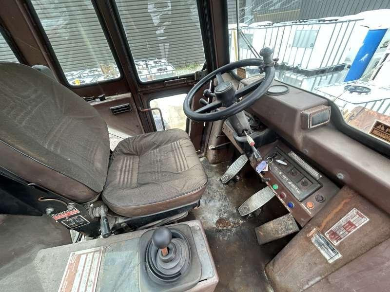Wheel loader Case W14: picture 26