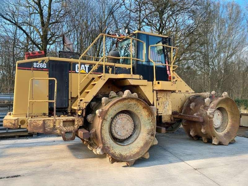 Caterpillar 826GII - Compactor: picture 2 Caterpillar 826GII - Compactor: picture 2