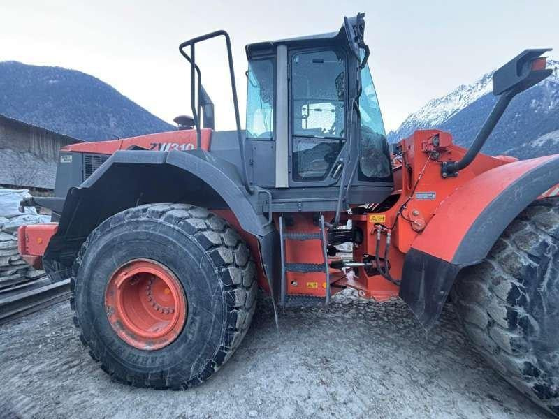 Hitachi ZW310 - Wheel loader: picture 4 Hitachi ZW310 - Wheel loader: picture 4