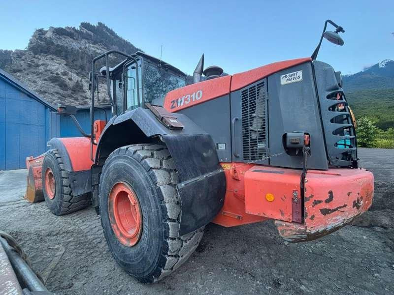 Hitachi ZW310 - Wheel loader: picture 5 Hitachi ZW310 - Wheel loader: picture 5