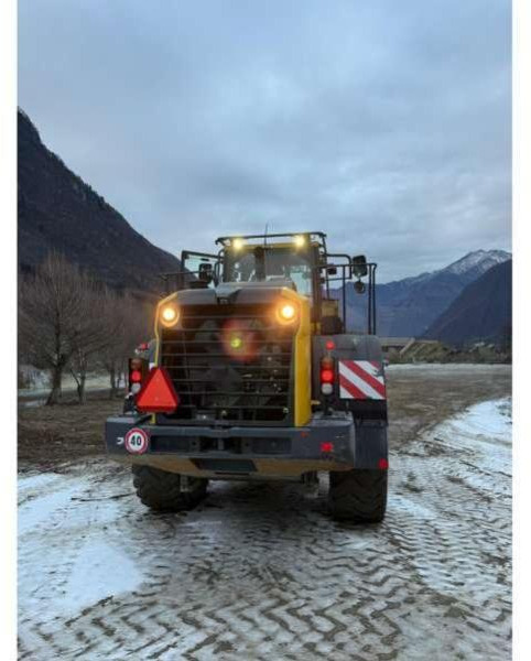 Komatsu WA380-8 - Wheel loader: picture 5 Komatsu WA380-8 - Wheel loader: picture 5