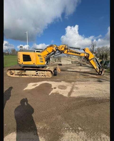 Liebherr R926 COMPACT - Crawler excavator: picture 3 Liebherr R926 COMPACT - Crawler excavator: picture 3