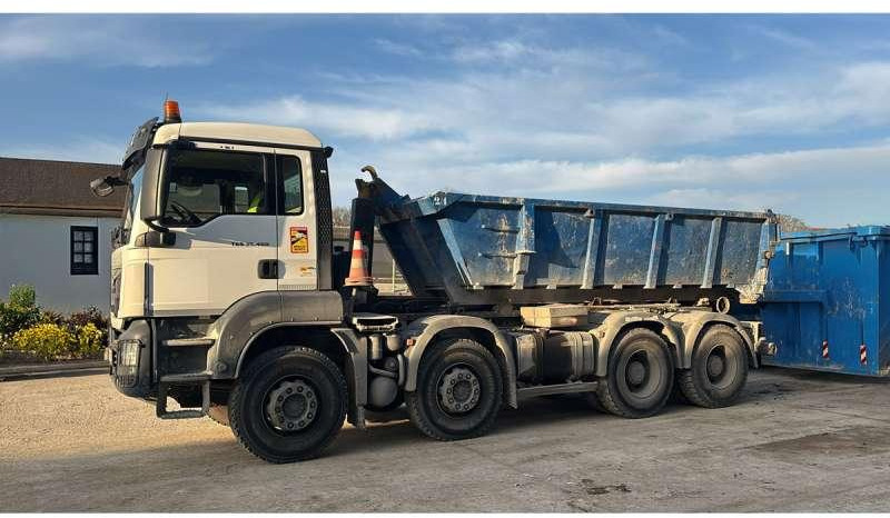 MAN TGS 35.460 8X4 - Hook lift truck: picture 1 MAN TGS 35.460 8X4 - Hook lift truck: picture 1