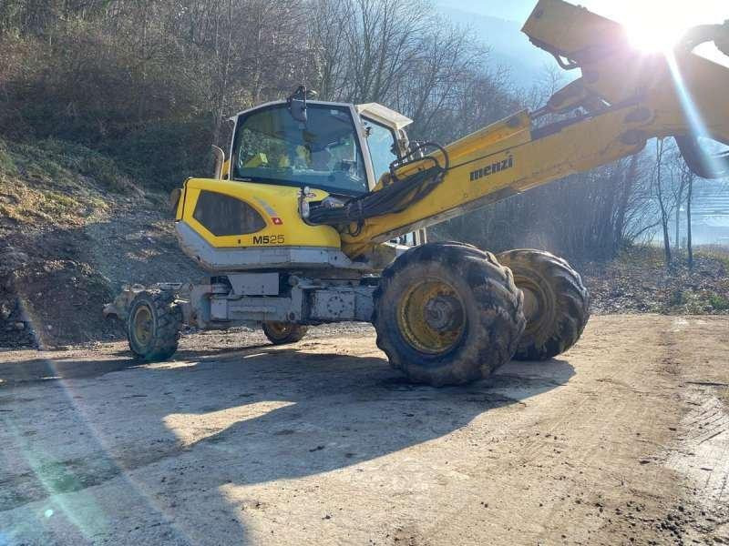 MENZI MUCK M525 - Walking excavator: picture 2 MENZI MUCK M525 - Walking excavator: picture 2