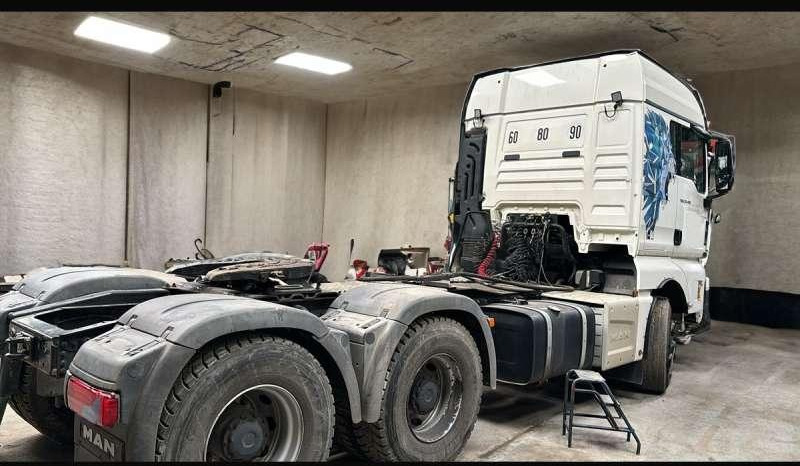 MAN TGX 33.480 - Tractor unit: picture 4 MAN TGX 33.480 - Tractor unit: picture 4