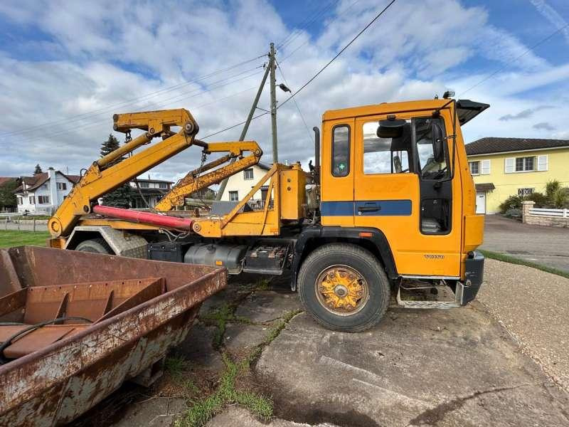 Volvo FL6 INTERCOOLER 4X2 - Hook lift truck: picture 3 Volvo FL6 INTERCOOLER 4X2 - Hook lift truck: picture 3
