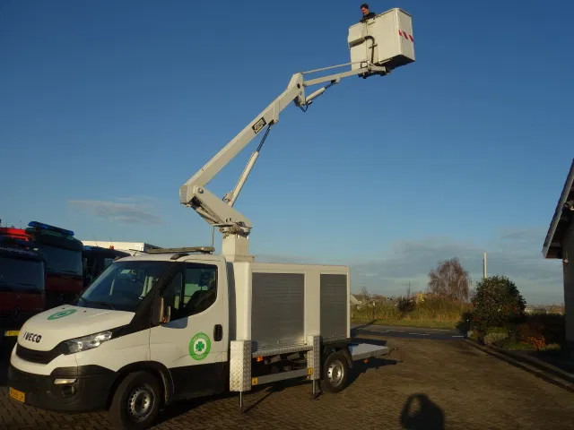 Iveco Daily 35S14 CUSTERS 12 METER SKY WORKER EURO 6 ,AIRCO - Commercial vehicle: picture 1 Iveco Daily 35S14 CUSTERS 12 METER SKY WORKER EURO 6 ,AIRCO - Commercial vehicle: picture 1