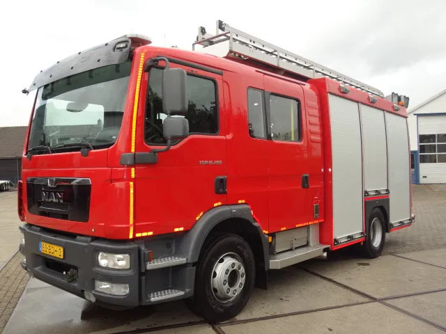 Fire truck MAN TGM 15.250 FIRE TRUCK,2000 LITER TANK, FOAM TANK, AIRCO,WITH EQUIPMENT: picture 16