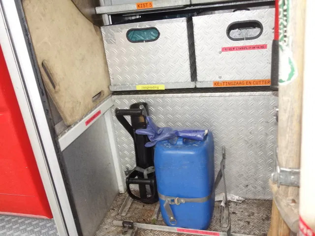 Leasing of Mercedes-Benz 1325 godiva pump bomberos Mercedes-Benz 1325 godiva pump bomberos: picture 15