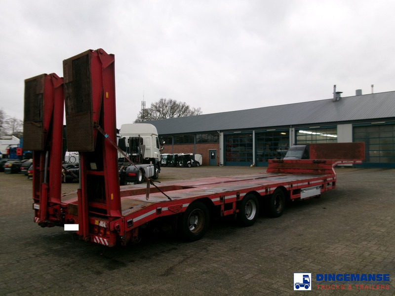 Broshuis 3-axle semi lowbed trailer 45t + ramps - DAMAGED - Low loader semi-trailer: picture 4 Broshuis 3-axle semi lowbed trailer 45t + ramps - DAMAGED - Low loader semi-trailer: picture 4