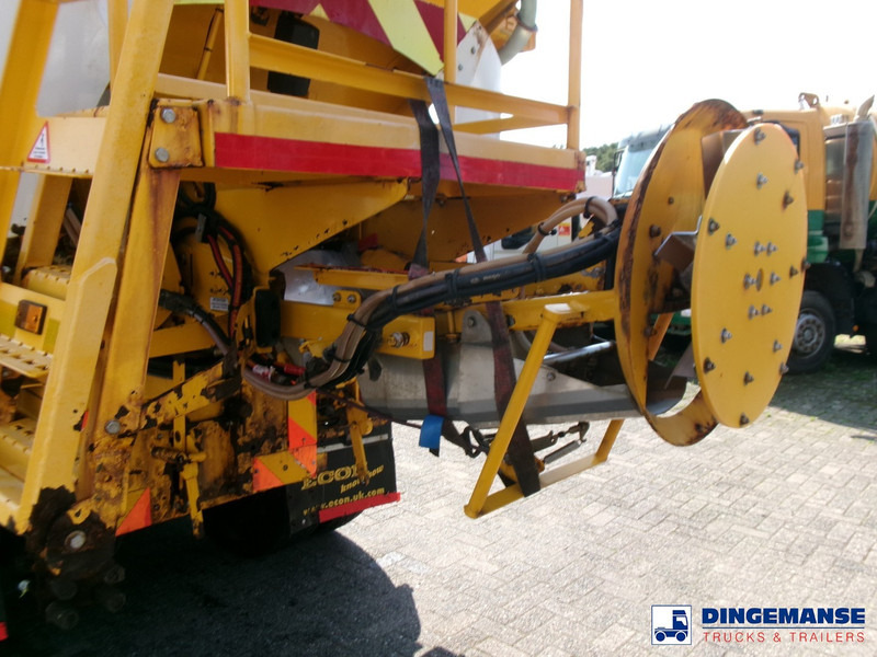 Snow removal vehicle DAF CF 75.360 6X4 RHD gritter / salt spreader: picture 9
