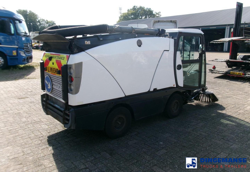Johnston C202 compact street sweeper - Road sweeper: picture 4 Johnston C202 compact street sweeper - Road sweeper: picture 4