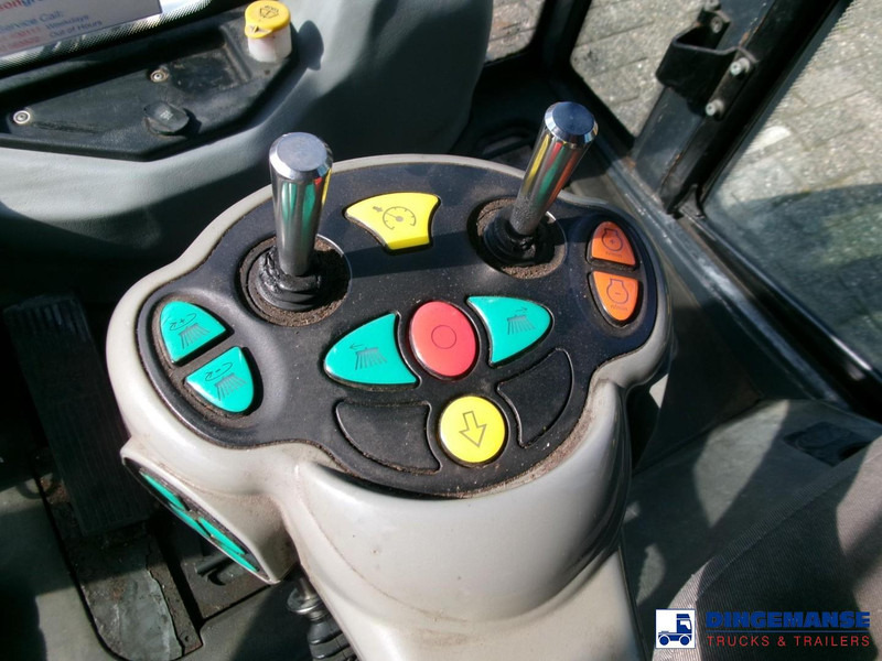 Road sweeper Johnston C202 compact street sweeper: picture 10 Road sweeper Johnston C202 compact street sweeper: picture 10