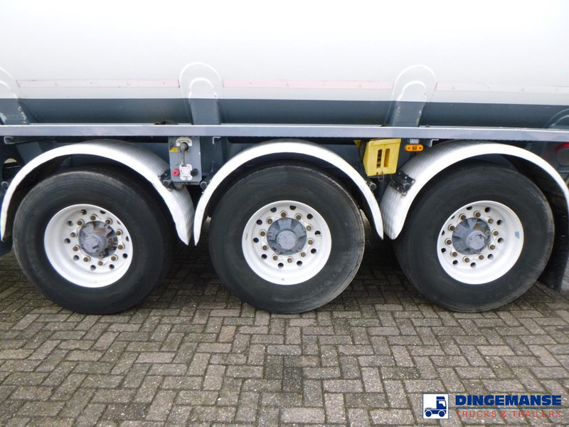 LAG Fuel tank alu 44.4 m3 / 6 comp + pump - Tank trailer: picture 5 LAG Fuel tank alu 44.4 m3 / 6 comp + pump - Tank trailer: picture 5