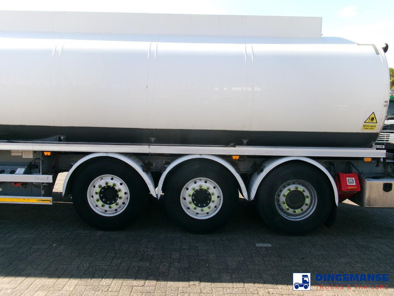 Lakeland Fuel tank alu 42.8 m3 / 6 comp + pump - Tank semi-trailer: picture 5 Lakeland Fuel tank alu 42.8 m3 / 6 comp + pump - Tank semi-trailer: picture 5