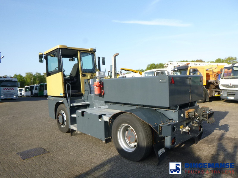 MOL RM 255 4X4 terminal drawbar tractor 150 ton - Terminal tractor: picture 3 MOL RM 255 4X4 terminal drawbar tractor 150 ton - Terminal tractor: picture 3