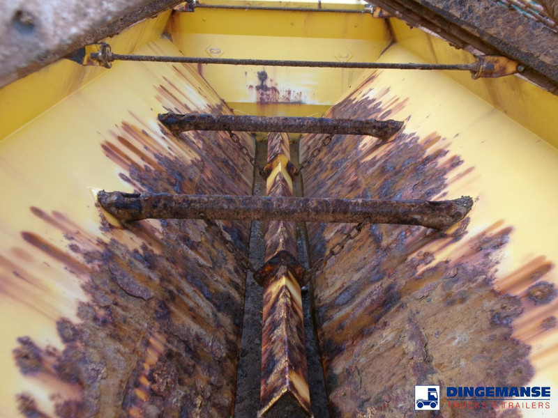 Leasing of Mercedes-Benz Axor 1824 4x4 RHD salt spreader / gritter Mercedes-Benz Axor 1824 4x4 RHD salt spreader / gritter: picture 7 Leasing of Mercedes-Benz Axor 1824 4x4 RHD salt spreader / gritter Mercedes-Benz Axor 1824 4x4 RHD salt spreader / gritter: picture 7