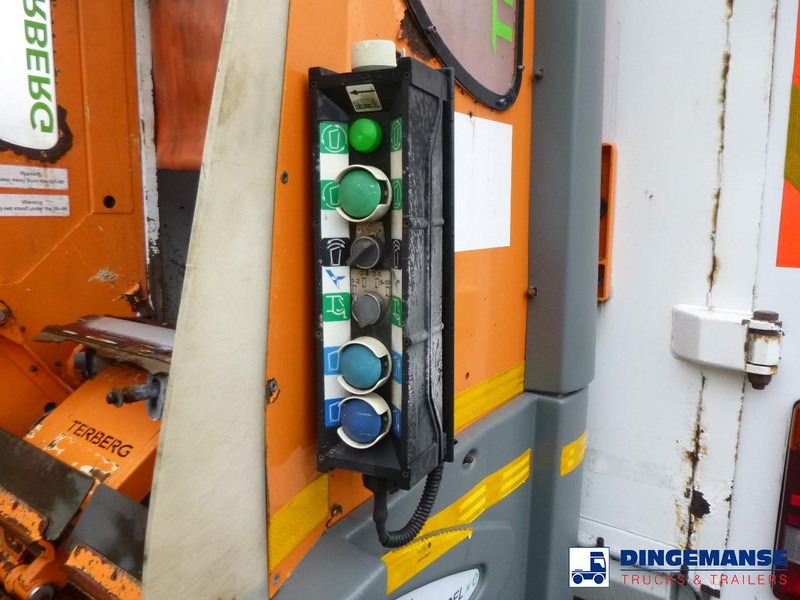 Garbage truck Mercedes-Benz Econic 2629 RHD 6x2 Geesink Norba refuse truck: picture 10