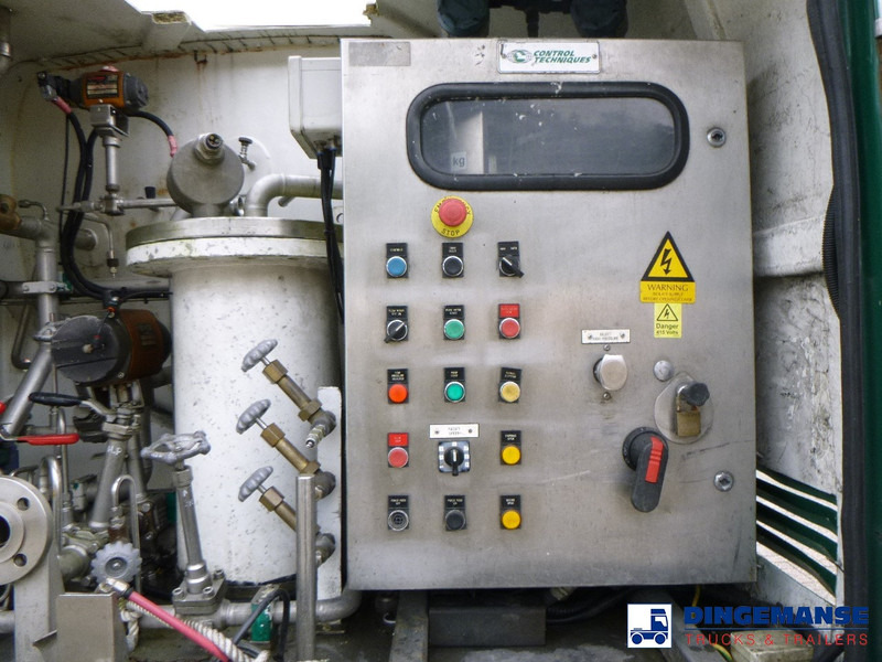 Interior photo 2: Tank truck Scania P320 6X2 RHD Argon gas tank 16 m3