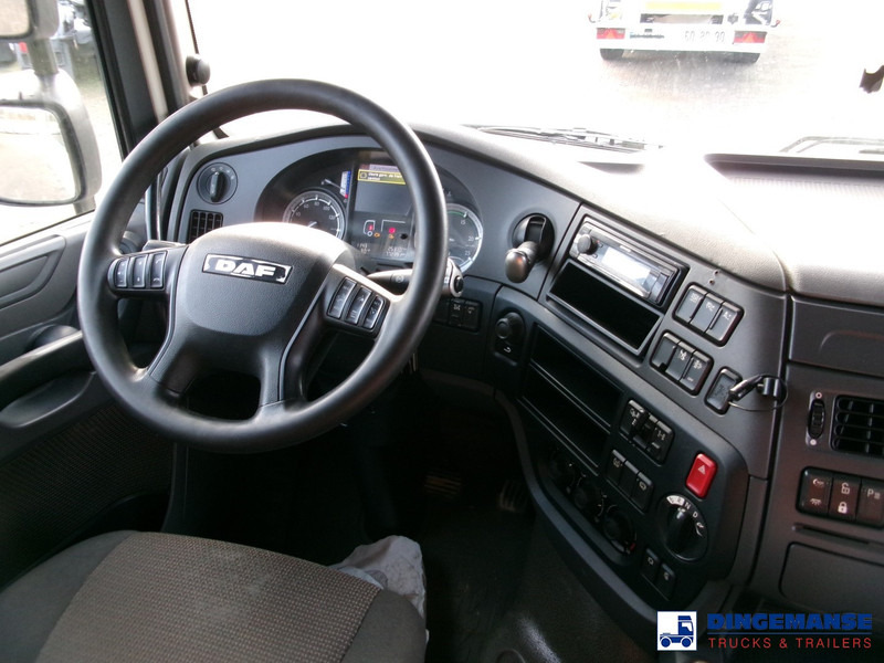 Interior photo 1: Tractor unit DAF XF 460 4x2 Euro 6 + Hydraulics