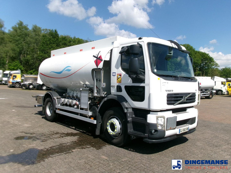 Volvo FE 260 4x2 dxi fuel tank 13.3 m3 / 4 comp / ADR 21-06-2024 - Tank truck: picture 2 Volvo FE 260 4x2 dxi fuel tank 13.3 m3 / 4 comp / ADR 21-06-2024 - Tank truck: picture 2