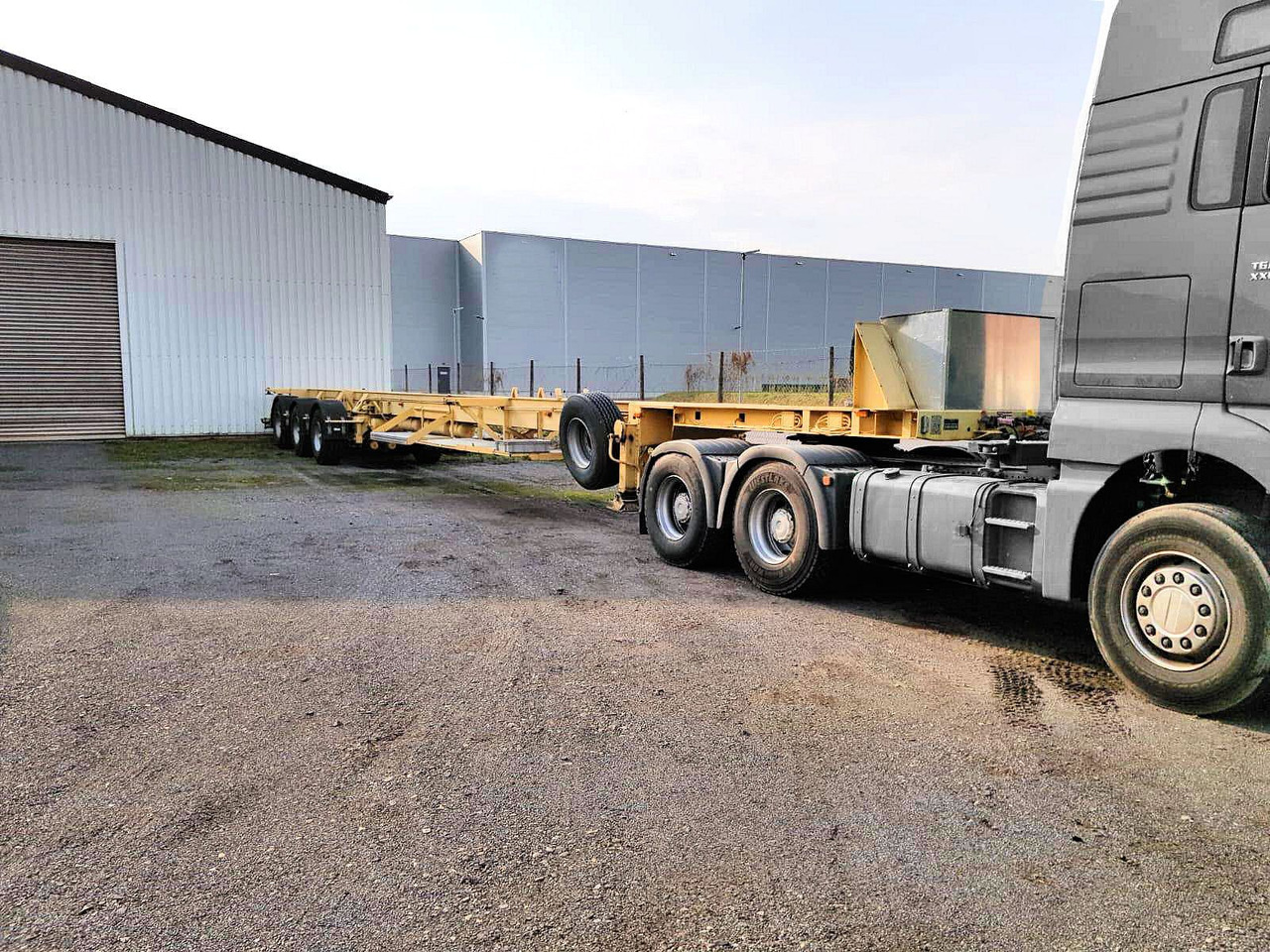 Goldhofer 3-Achs SPZ-DL3-38/80 Spezial 20,5meter + 3xLenk - Semi-trailer: picture 1 Goldhofer 3-Achs SPZ-DL3-38/80 Spezial 20,5meter + 3xLenk - Semi-trailer: picture 1