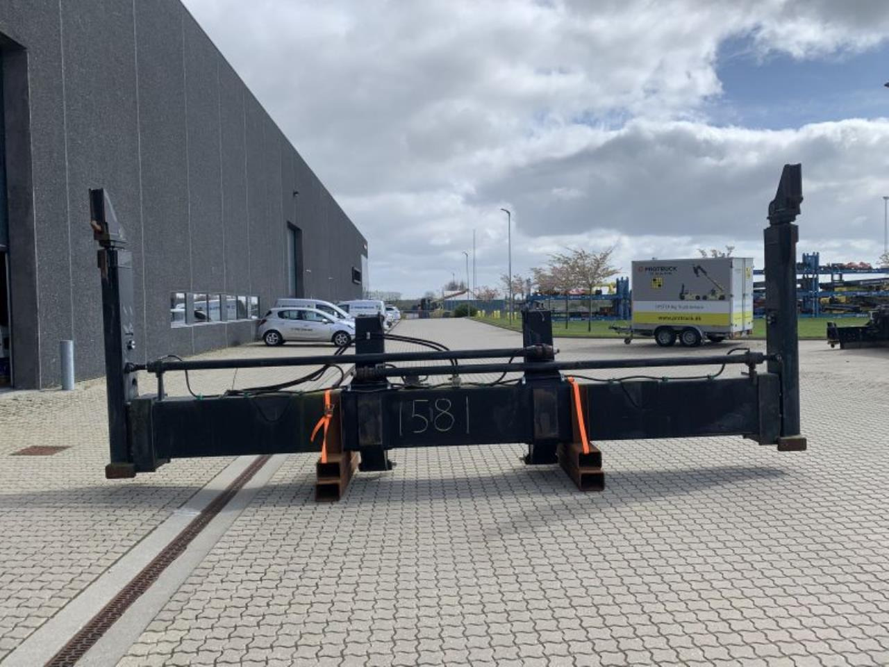 ELME 20"- 40" - Attachment for Material handling equipment: picture 1 ELME 20"- 40" - Attachment for Material handling equipment: picture 1