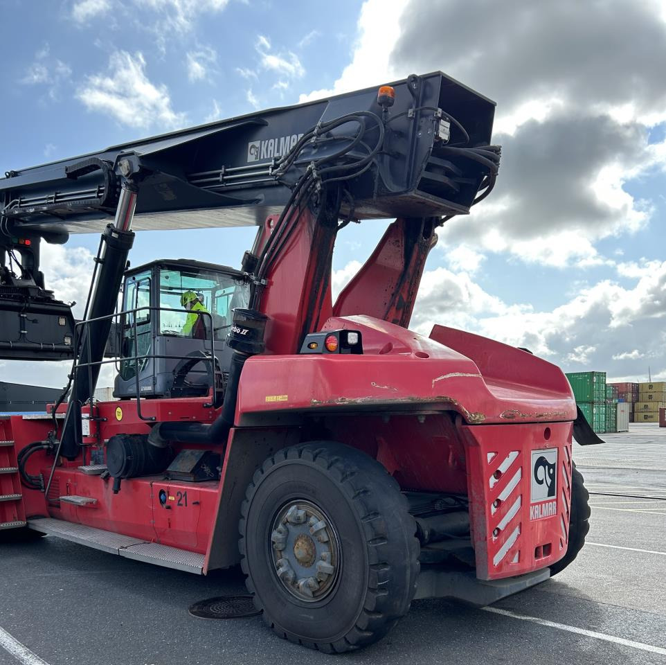 Kalmar DRG450-65S5 - Reach stacker: picture 3 Kalmar DRG450-65S5 - Reach stacker: picture 3