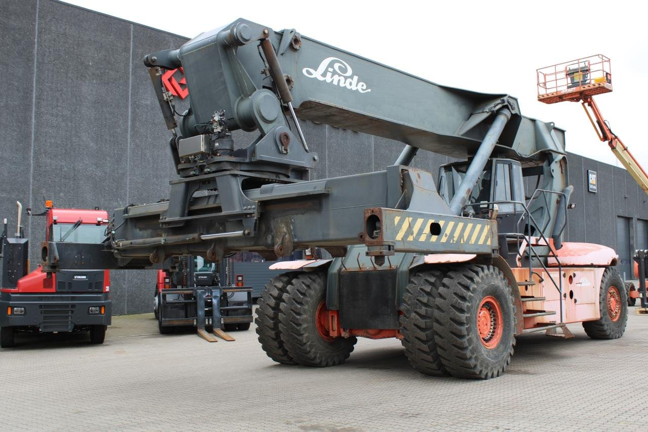 Linde C4531TL - Reach stacker: picture 2 Linde C4531TL - Reach stacker: picture 2