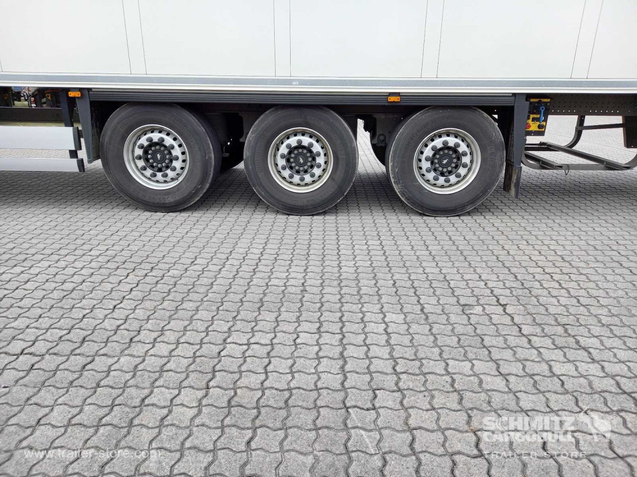 SCHMITZ Auflieger Tiefkühler Standard Double deck - Isothermal semi-trailer: picture 2 SCHMITZ Auflieger Tiefkühler Standard Double deck - Isothermal semi-trailer: picture 2