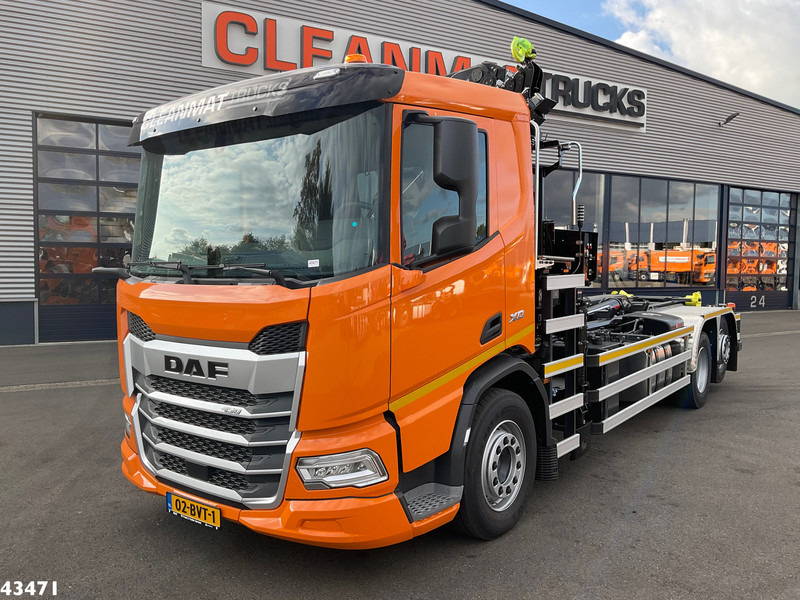 DAF FAN XD 450 Hiab 23 Tonmeter laadkraan - Hook lift truck, Crane truck: picture 2 DAF FAN XD 450 Hiab 23 Tonmeter laadkraan - Hook lift truck, Crane truck: picture 2