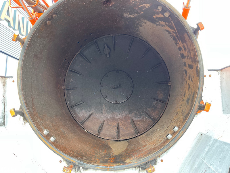 Vacuum truck MAN 26.400 Kroll 14.5m³ kolkenzuiger Euro 2 Manual Gearbox: picture 12