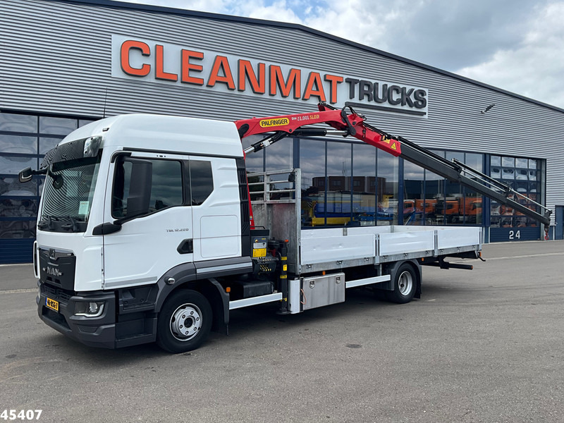 MAN TGL 12.220 Euro 6 Palfinger 11 Tonmeter laadkraan Just 60.518 km! - Crane truck: picture 1 MAN TGL 12.220 Euro 6 Palfinger 11 Tonmeter laadkraan Just 60.518 km! - Crane truck: picture 1