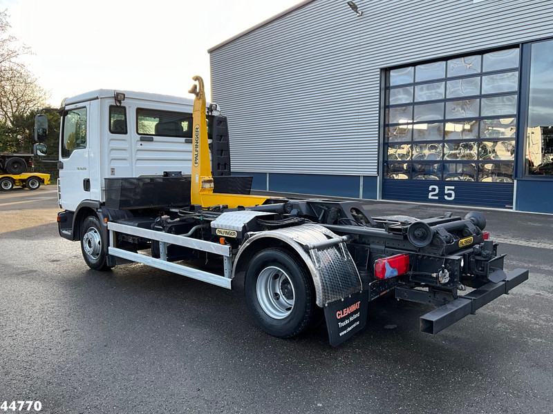 MAN TGL 12.250 Palfinger haakarmsysteem - Hook lift truck: picture 4 MAN TGL 12.250 Palfinger haakarmsysteem - Hook lift truck: picture 4