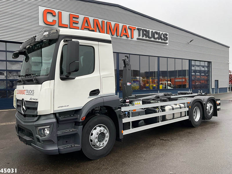 Mercedes-Benz Actros 2643 VDL 21 Ton haakarmsysteem - Hook lift truck: picture 2 Mercedes-Benz Actros 2643 VDL 21 Ton haakarmsysteem - Hook lift truck: picture 2