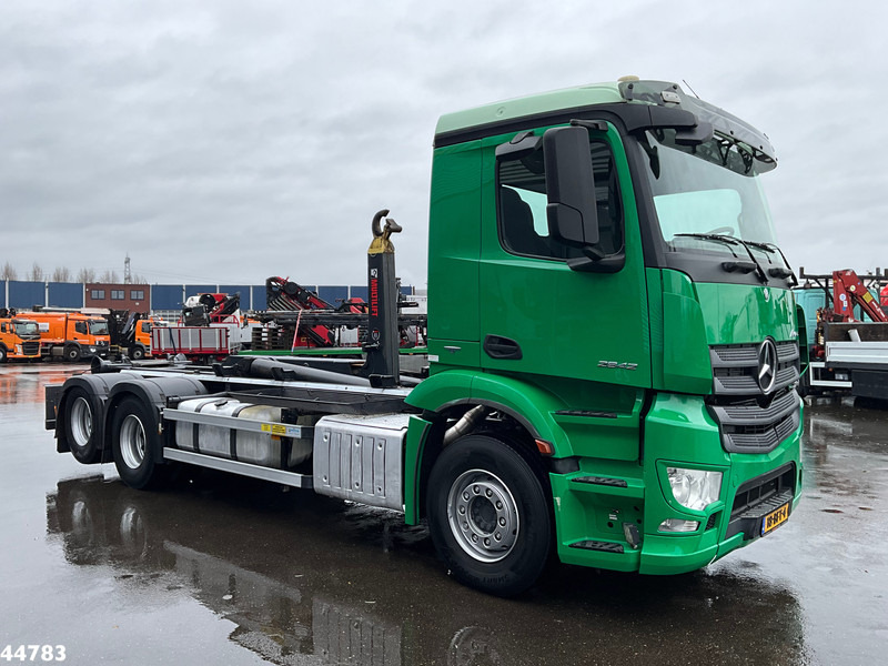 Mercedes-Benz Antos 2642 Euro 6 Multilift 26 Ton haakarmsysteem - Hook lift truck: picture 3 Mercedes-Benz Antos 2642 Euro 6 Multilift 26 Ton haakarmsysteem - Hook lift truck: picture 3