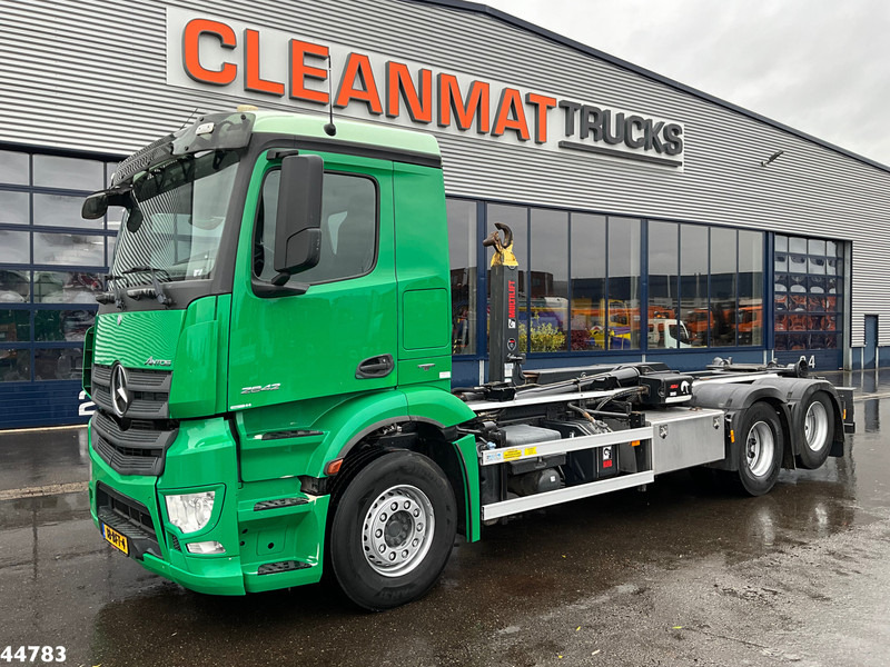 Mercedes-Benz Antos 2642 Euro 6 Multilift 26 Ton haakarmsysteem - Hook lift truck: picture 2 Mercedes-Benz Antos 2642 Euro 6 Multilift 26 Ton haakarmsysteem - Hook lift truck: picture 2