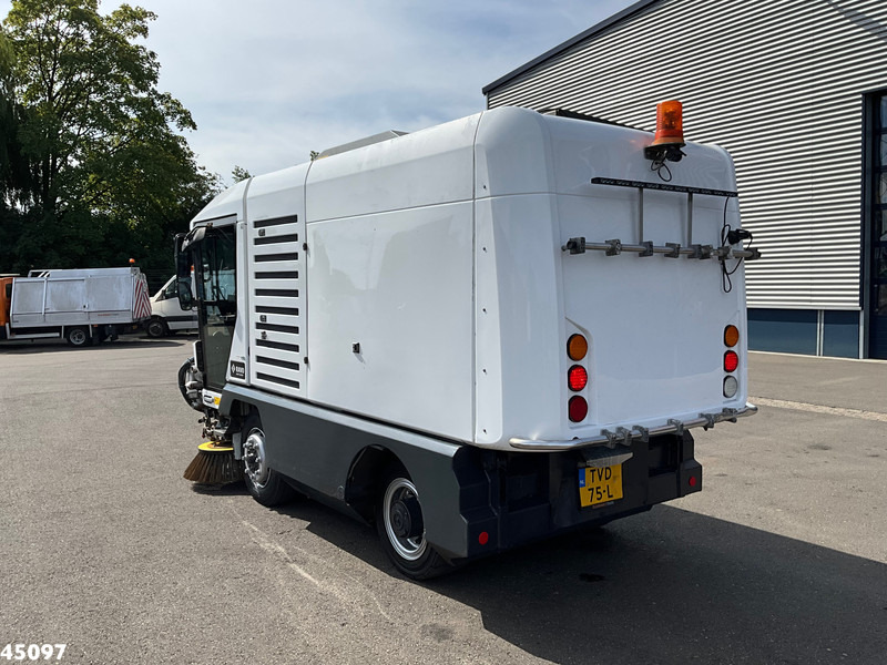 Ravo 540 Euro 6 with 3-rd brush - Road sweeper: picture 3 Ravo 540 Euro 6 with 3-rd brush - Road sweeper: picture 3
