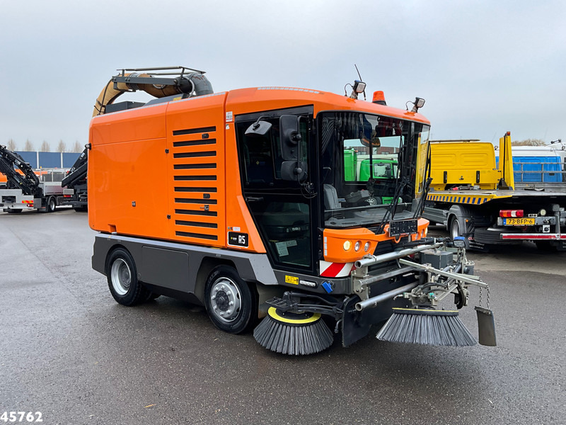 Ravo 580 Euro 6 with 3-rd brush - Road sweeper: picture 4 Ravo 580 Euro 6 with 3-rd brush - Road sweeper: picture 4