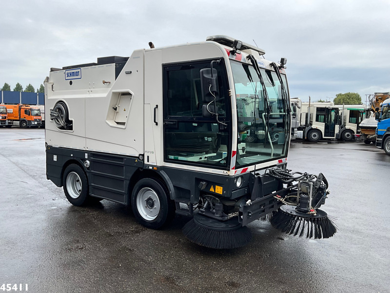 Schmidt Cleango 500 Compact Euro 6 with 3-rd brush - Road sweeper: picture 3 Schmidt Cleango 500 Compact Euro 6 with 3-rd brush - Road sweeper: picture 3
