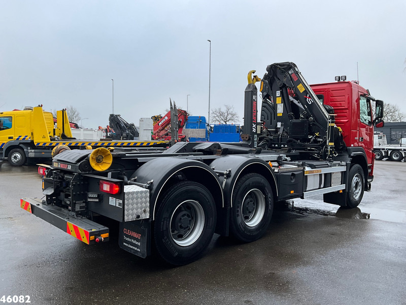 Volvo FM 330 6x4 Hiab 11 Tonmeter laadkraan Just 27.844 km! - Hook lift truck, Crane truck: picture 4 Volvo FM 330 6x4 Hiab 11 Tonmeter laadkraan Just 27.844 km! - Hook lift truck, Crane truck: picture 4