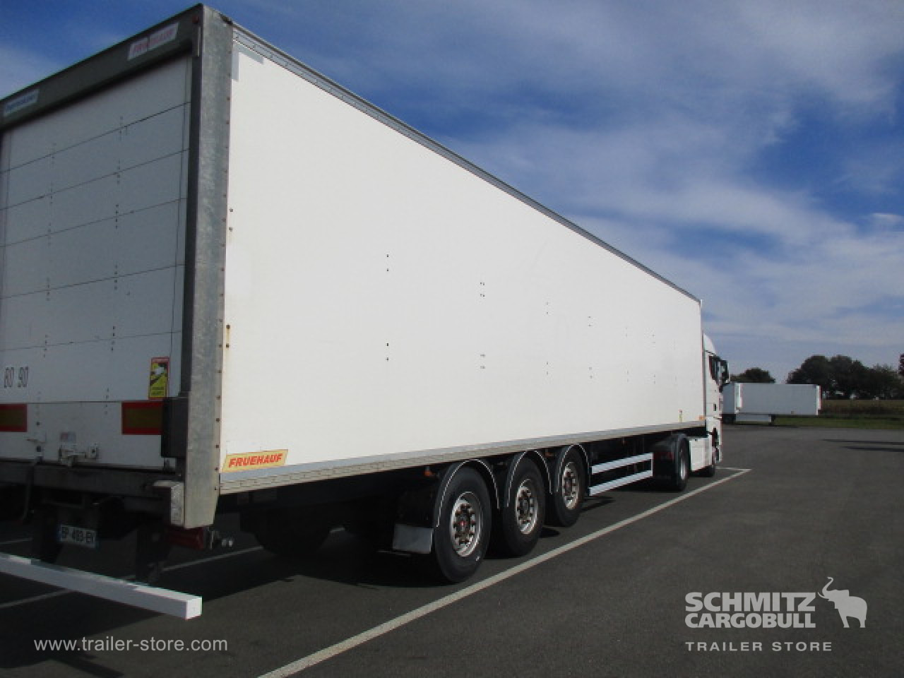 FRUEHAUF Dryfreight Standard Roller shutter door - Closed box semi-trailer: picture 3 FRUEHAUF Dryfreight Standard Roller shutter door - Closed box semi-trailer: picture 3